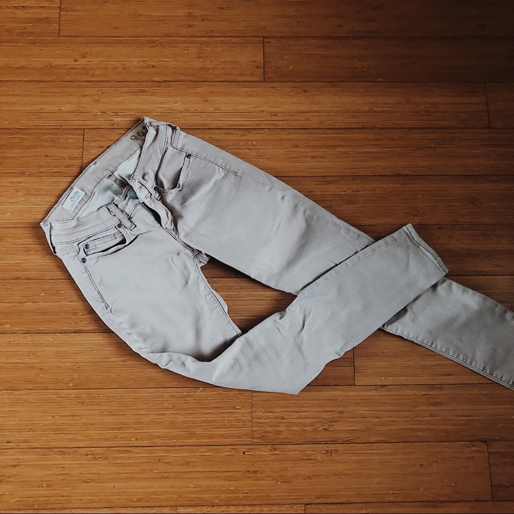 Light tan skinny jeans for the PETITE